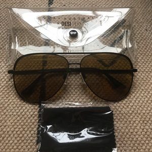QUAY X DESI SUNGLASSES